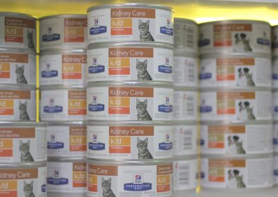 clínica Veterinaria Los Robles - Alimentos de mascotas, Farmacia, Cuidado de animales